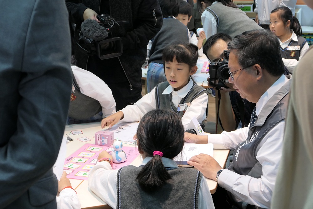 桃園市府公布雙語小學能力指標 讓學生從小扎根英語力