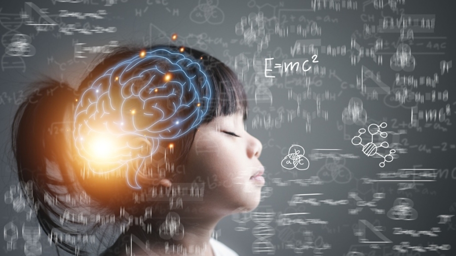 AI素養啟動未來教育,讓下一代從小建立跨域思維與判斷力。(圖/English Career)