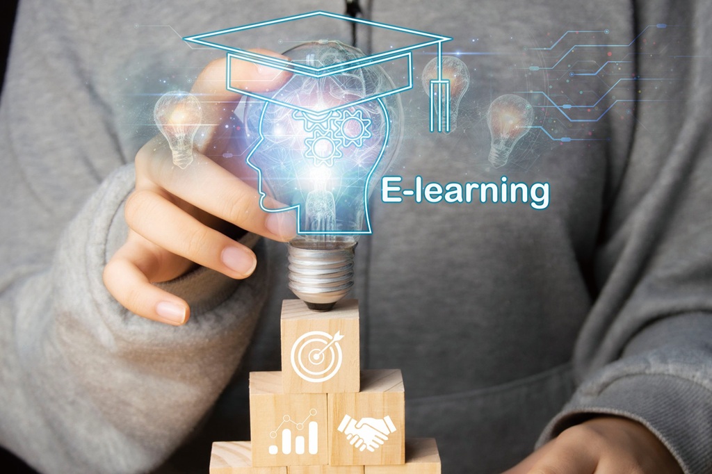 最棒的數位學習不是取代教師,而是讓每位學員都感覺有位專屬導師。(圖/English Career)